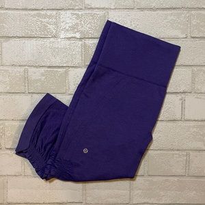 Lululemon Ebb to Street Crop 21” | EUC | Size 6